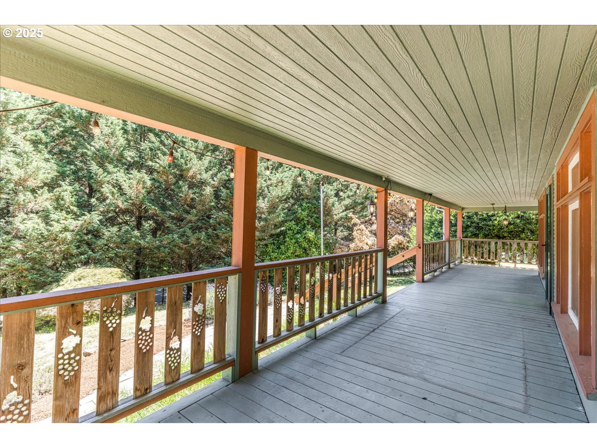 9545 Northeast Red Hills Road Dundee, OR 97115 - Photo 8 of 48 Gallery Image 8