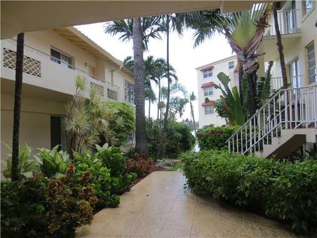 341 North Birch Road, Unit 414 Fort Lauderdale, FL 33304 - Photo 13 of 14 Exterior Front