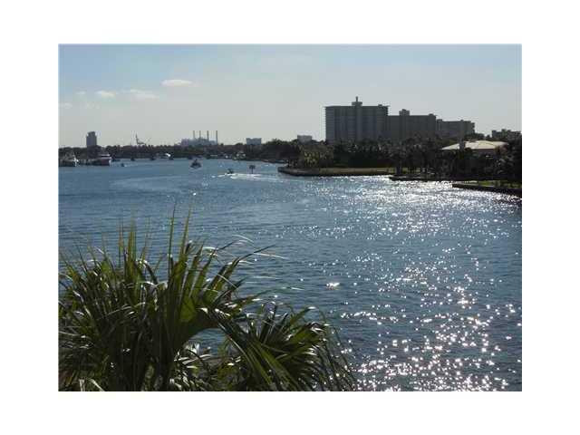 341 North Birch Road, Unit 414 Fort Lauderdale, FL 33304 - Photo 3 of 14 View