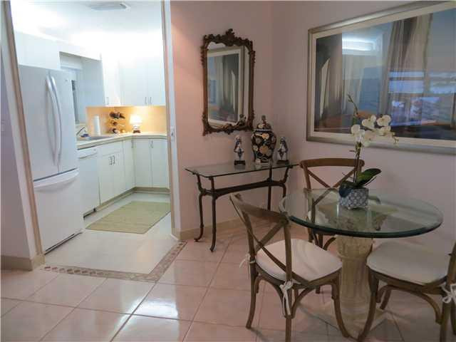 341 North Birch Road, Unit 414 Fort Lauderdale, FL 33304 - Photo 8 of 14 Exterior Front