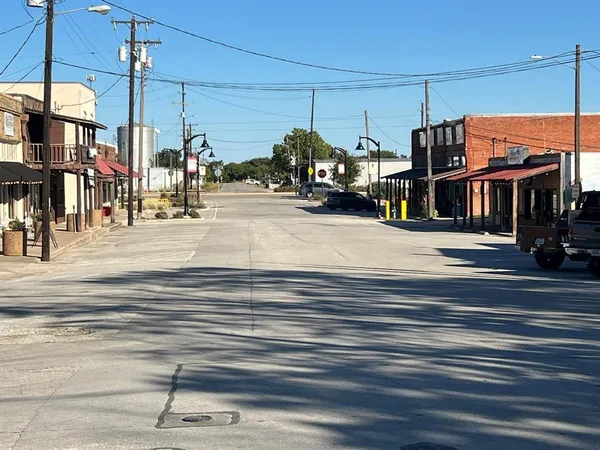 $1,850 | 603 North Denton Avenue, Justin, TX 76247