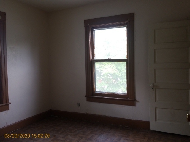 909 North 3rd Street Springfield, IL 62702 - Photo 13 of 22 a small space with a window