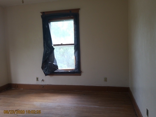909 North 3rd Street Springfield, IL 62702 - Photo 15 of 22 a view of an empty room and window