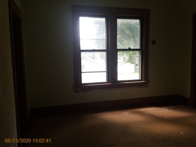 909 North 3rd Street Springfield, IL 62702 - Photo 19 of 22 a view of a room with a window