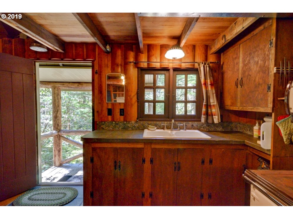75705 East Road 28 Rhododendron, OR 97049 - Photo 12 of 28 Gallery Image 12