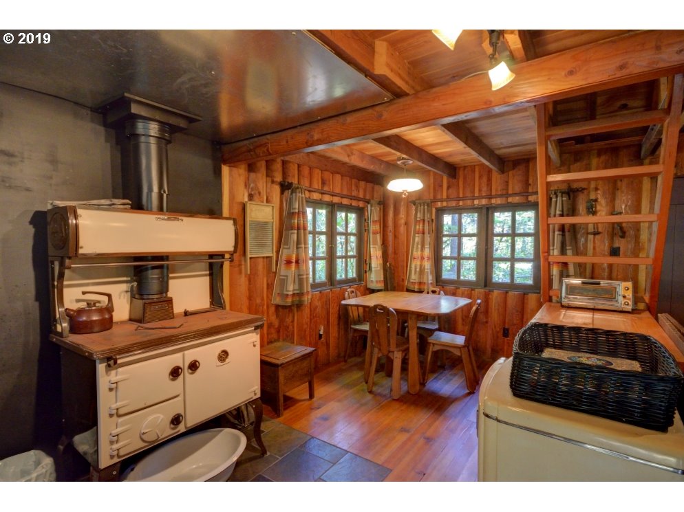 75705 East Road 28 Rhododendron, OR 97049 - Photo 10 of 28 Gallery Image 10