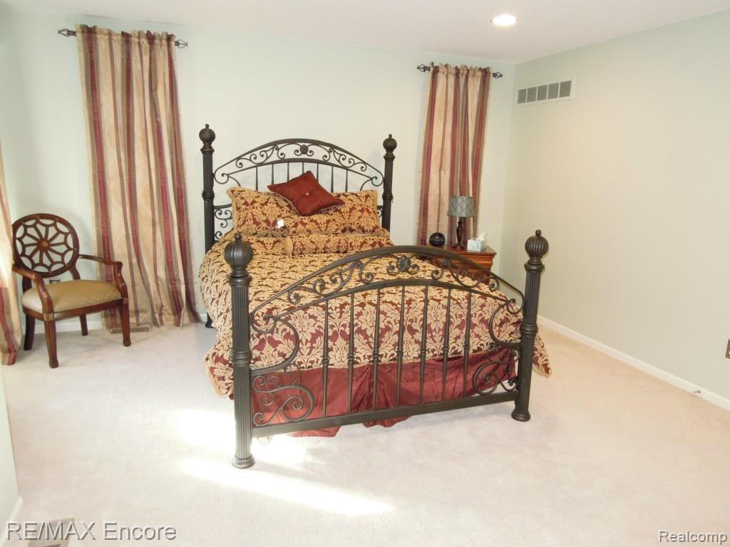 3822 Windingbrook Circle, Unit 8 Rochester Hills, MI 48309 - Photo 29 of 64