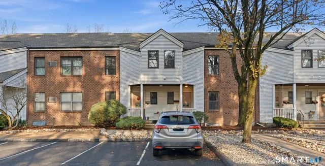 $249,900 | 135 Wellington Drive, Unit 135, Farmington, CT 06032