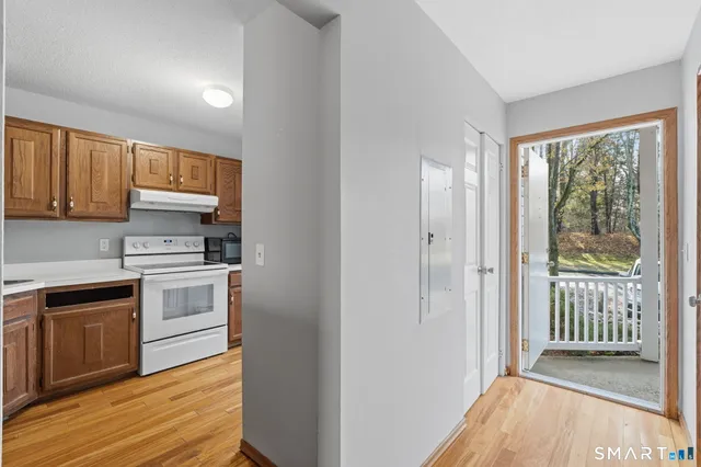 $249,900 | 135 Wellington Drive, Unit 135, Farmington, CT 06032