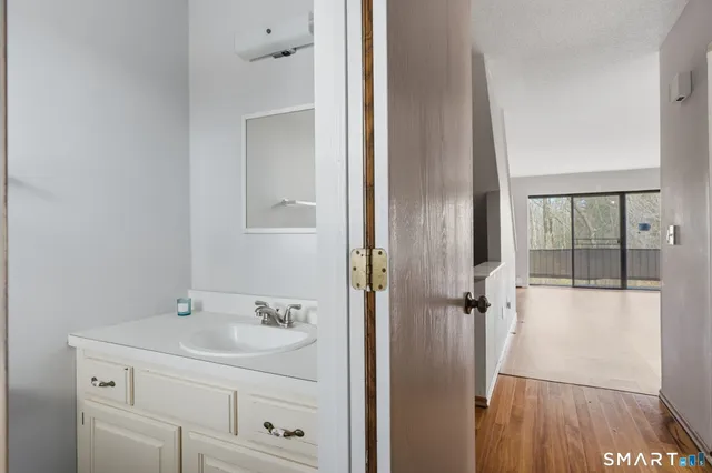 $249,900 | 135 Wellington Drive, Unit 135, Farmington, CT 06032