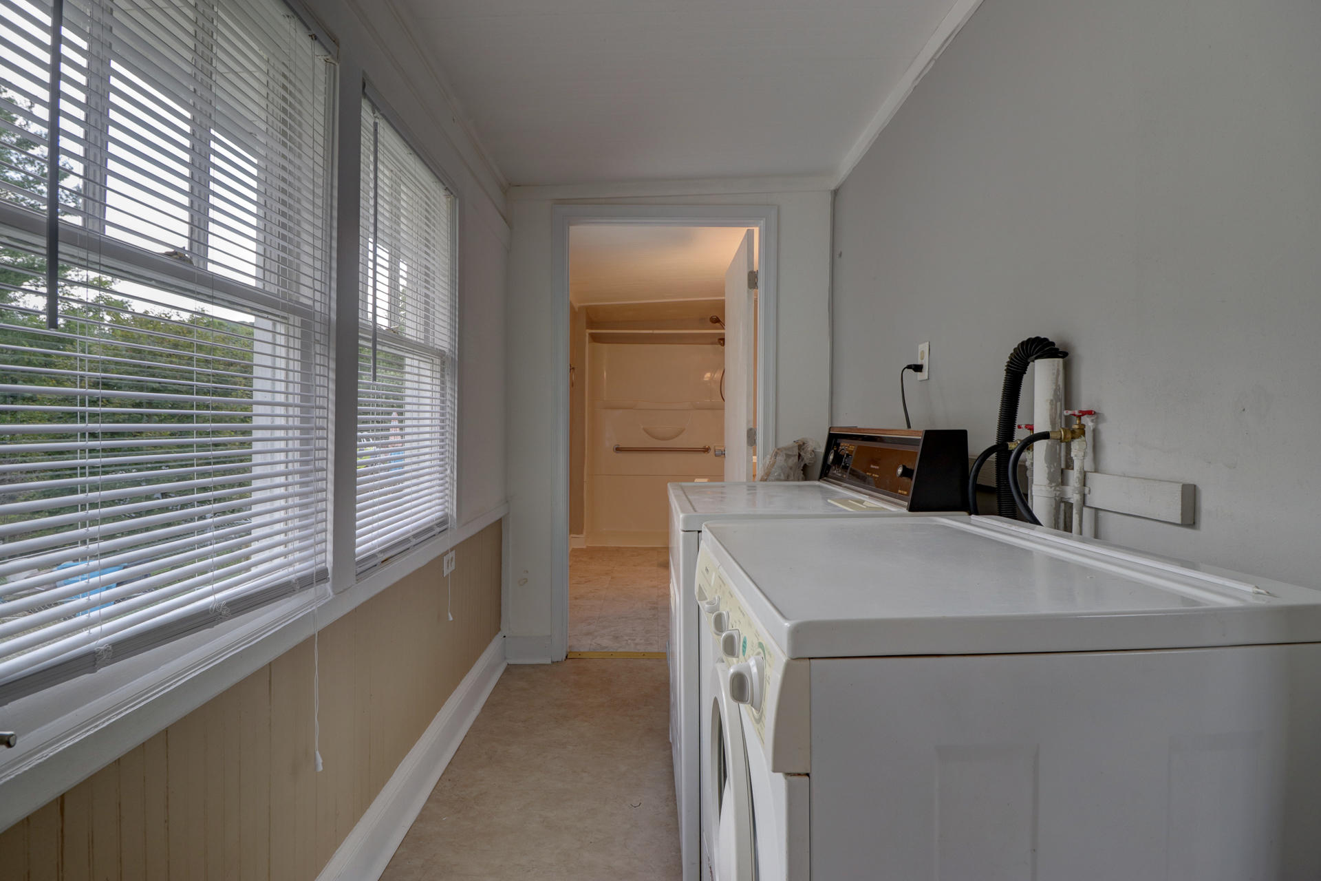 3408 Troxell Road Southeast Roanoke, VA 24014 - Photo 15 of 21 IMG_1720_1_2_3_4