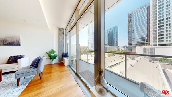 $538,888 | 1155 South Grand Avenue, Unit 516, Los Angeles, CA 90015