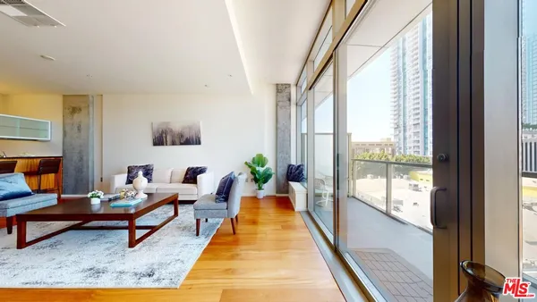 $538,888 | 1155 South Grand Avenue, Unit 516, Los Angeles, CA 90015