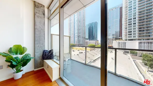 $538,888 | 1155 South Grand Avenue, Unit 516, Los Angeles, CA 90015