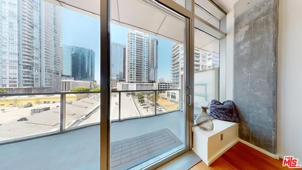 $538,888 | 1155 South Grand Avenue, Unit 516, Los Angeles, CA 90015