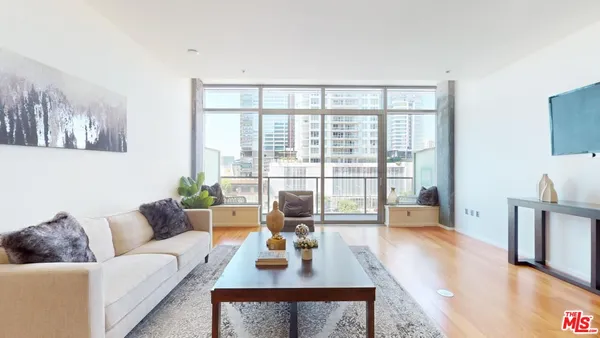 $538,888 | 1155 South Grand Avenue, Unit 516, Los Angeles, CA 90015