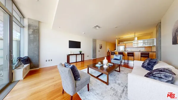 $538,888 | 1155 South Grand Avenue, Unit 516, Los Angeles, CA 90015