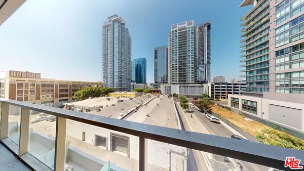 $538,888 | 1155 South Grand Avenue, Unit 516, Los Angeles, CA 90015