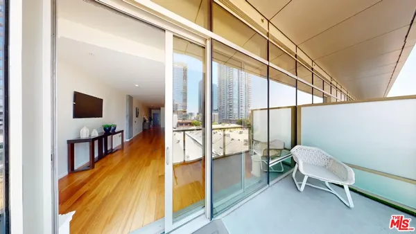 $538,888 | 1155 South Grand Avenue, Unit 516, Los Angeles, CA 90015