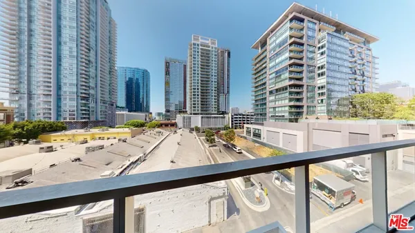 $538,888 | 1155 South Grand Avenue, Unit 516, Los Angeles, CA 90015