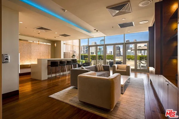 $538,888 | 1155 South Grand Avenue, Unit 516, Los Angeles, CA 90015