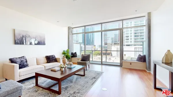$538,888 | 1155 South Grand Avenue, Unit 516, Los Angeles, CA 90015