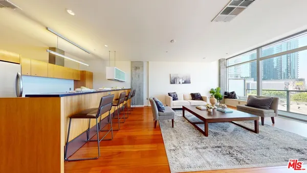$538,888 | 1155 South Grand Avenue, Unit 516, Los Angeles, CA 90015