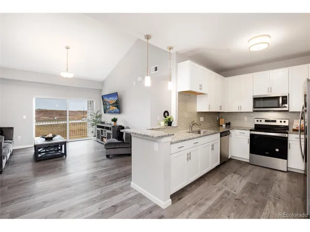 $374,900 | 15700 East Jamison Drive, Unit 305, Englewood, CO 80112