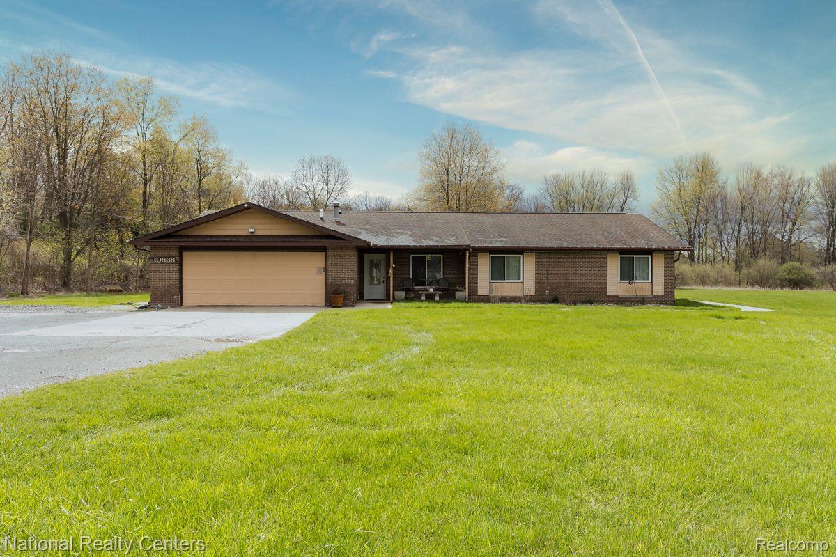 10868 Hibner Road Hartland, MI 48353 - Photo 1 of 36 Gallery Image 1