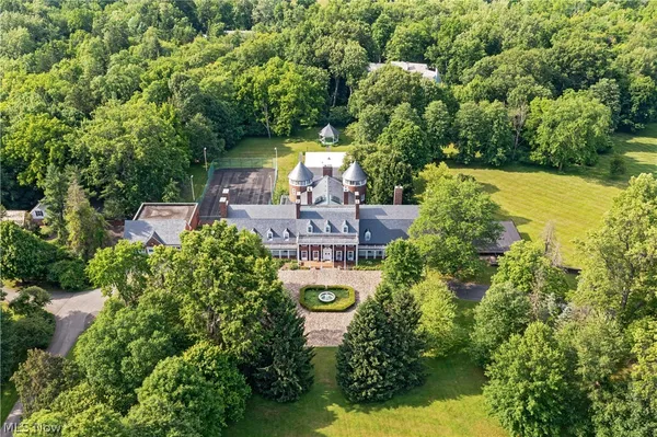$3,850,000 | 3450 Roundwood Road, Chagrin Falls, OH 44022