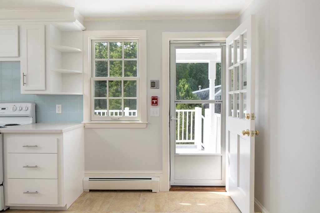 369 Wareham Road, Unit 3 Marion, MA 02738 - Photo 11 of 25 Gallery Image 11