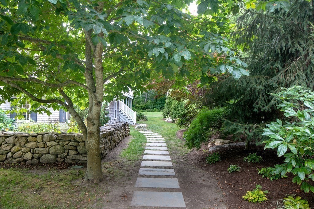 369 Wareham Road, Unit 3 Marion, MA 02738 - Photo 2 of 25 Gallery Image 2