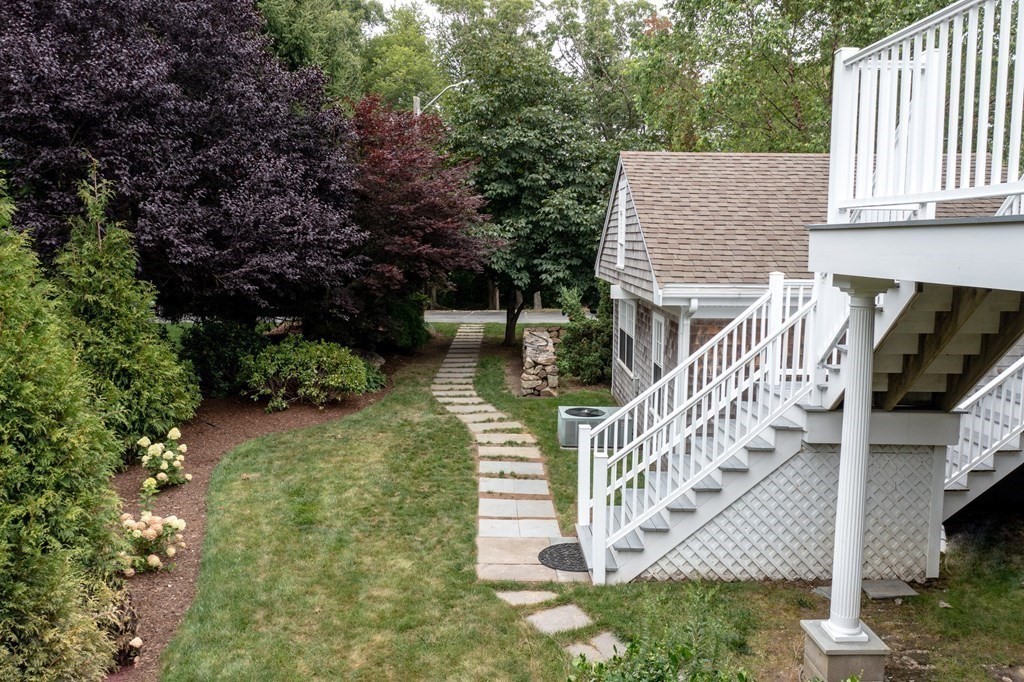 369 Wareham Road, Unit 3 Marion, MA 02738 - Photo 4 of 25 Gallery Image 4