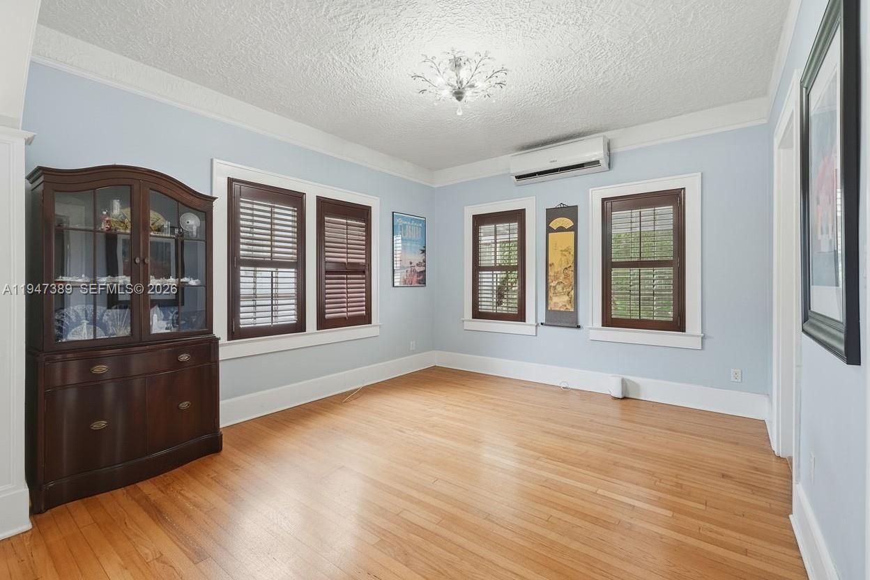 2533 Southwest 5th Street Miami, FL 33135 - Photo 16 of 33 Dining room