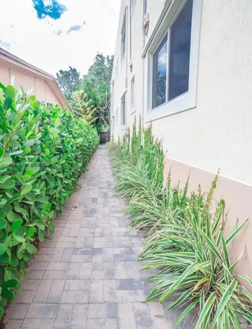 $1,625 | 53 Northeast 49th Street, Unit 2, Miami, FL 33137