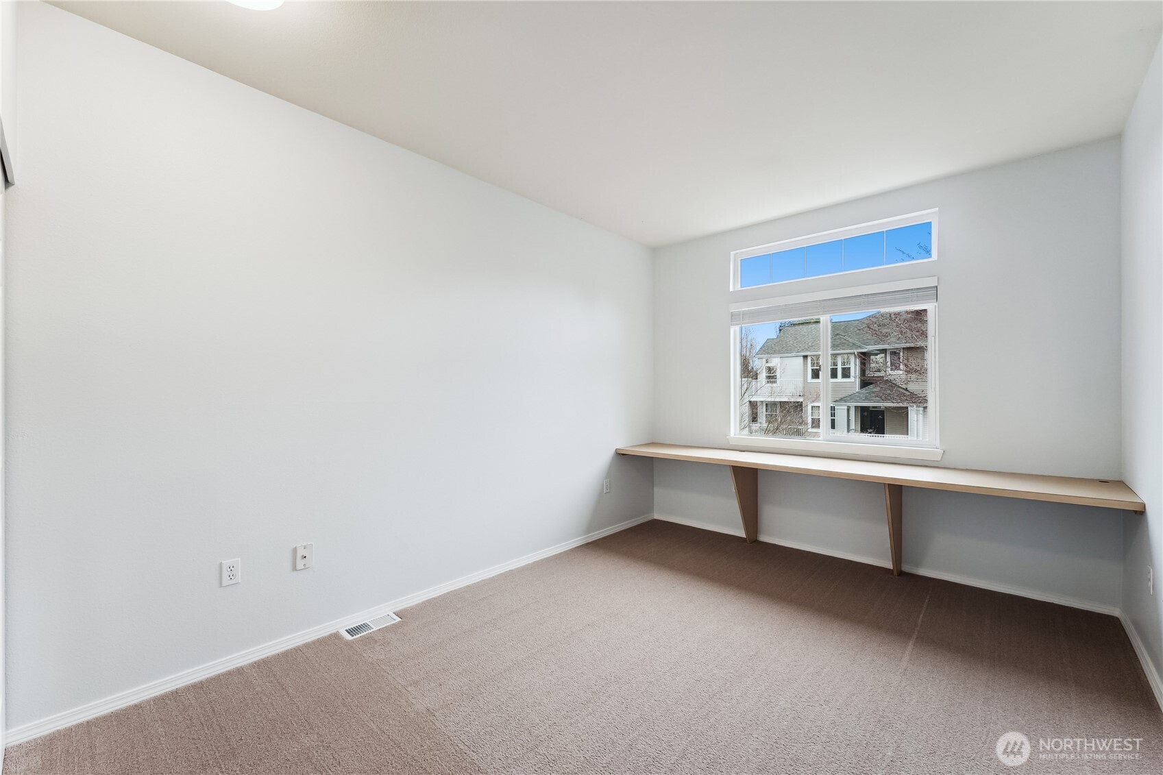 405 South 47th Street, Unit 405 Renton, WA 98055 - Photo 23 of 30 a view of room and window