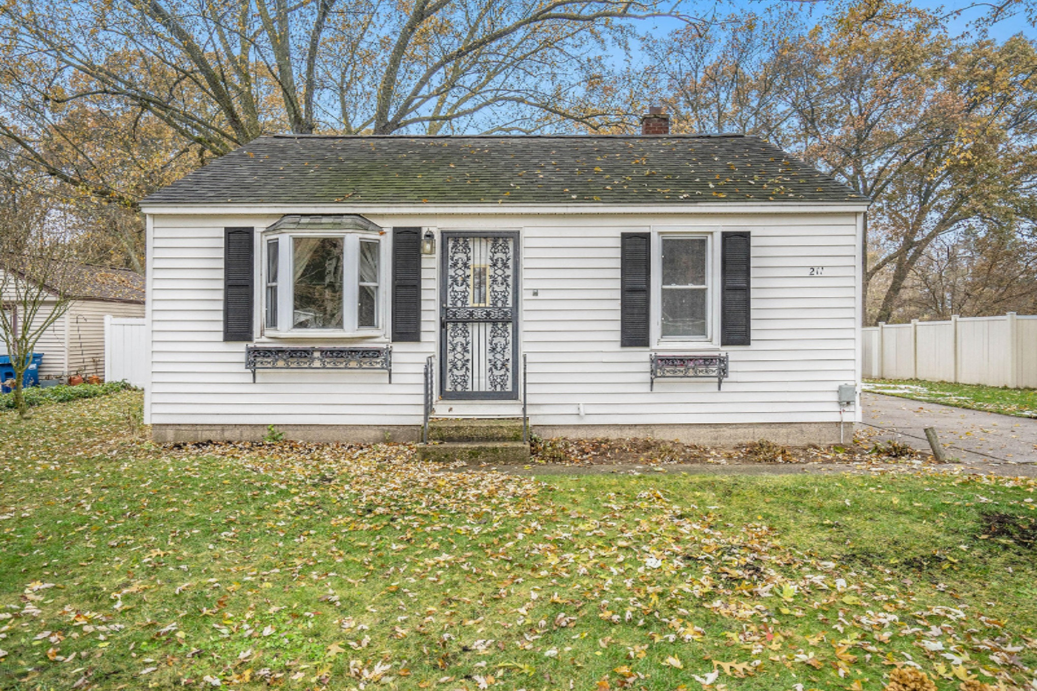 211 South Fruitport Road Spring Lake, MI 49456 - Photo 1 of 24 211fruitport_32-