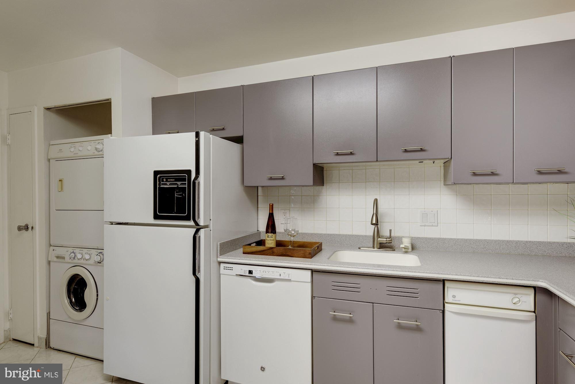 4924 Sentinel Drive, Unit 2401 Bethesda, MD 20816 - Photo 12 of 35 Kitchen