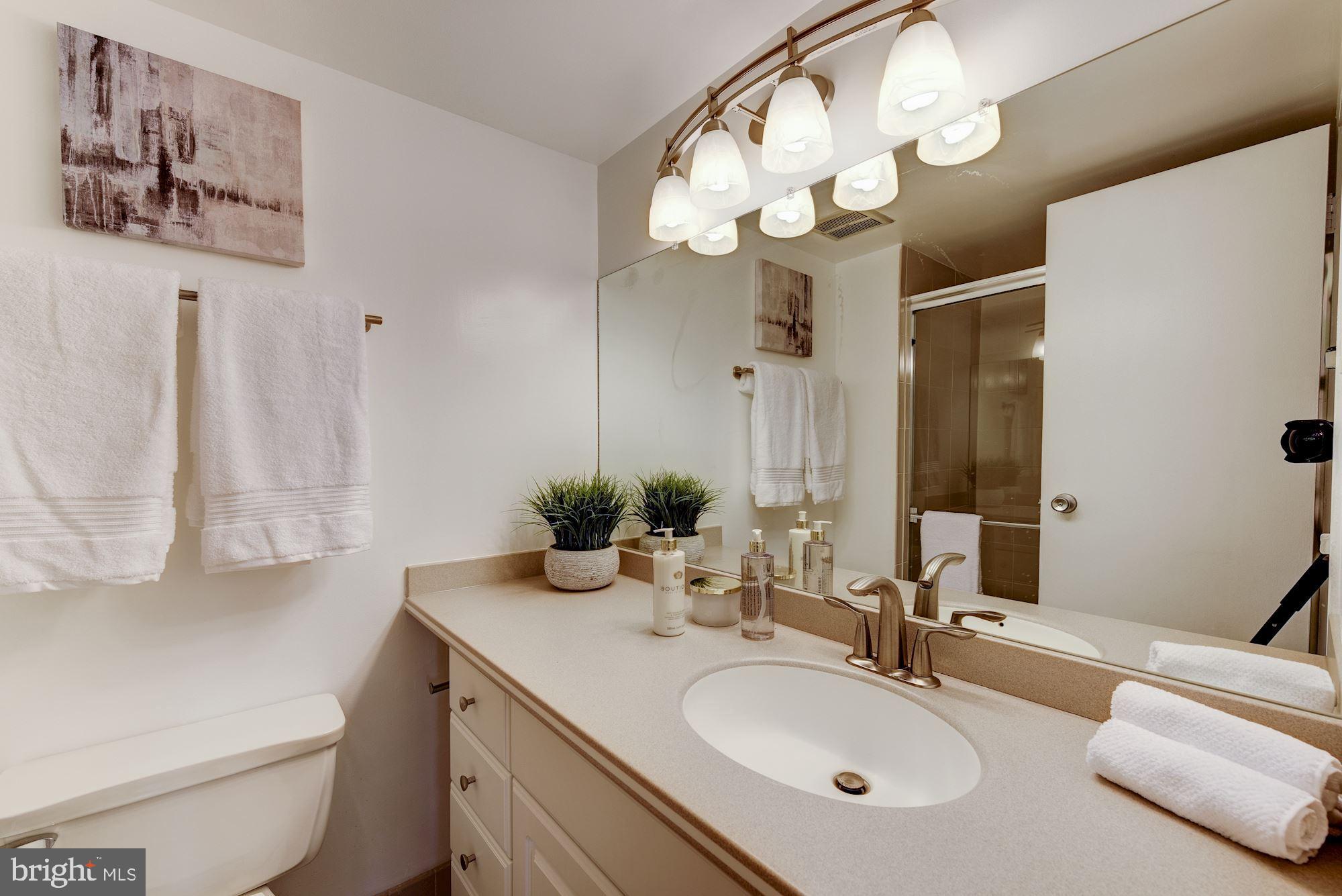 4924 Sentinel Drive, Unit 2401 Bethesda, MD 20816 - Photo 22 of 35 Hall 2nd Bathroom