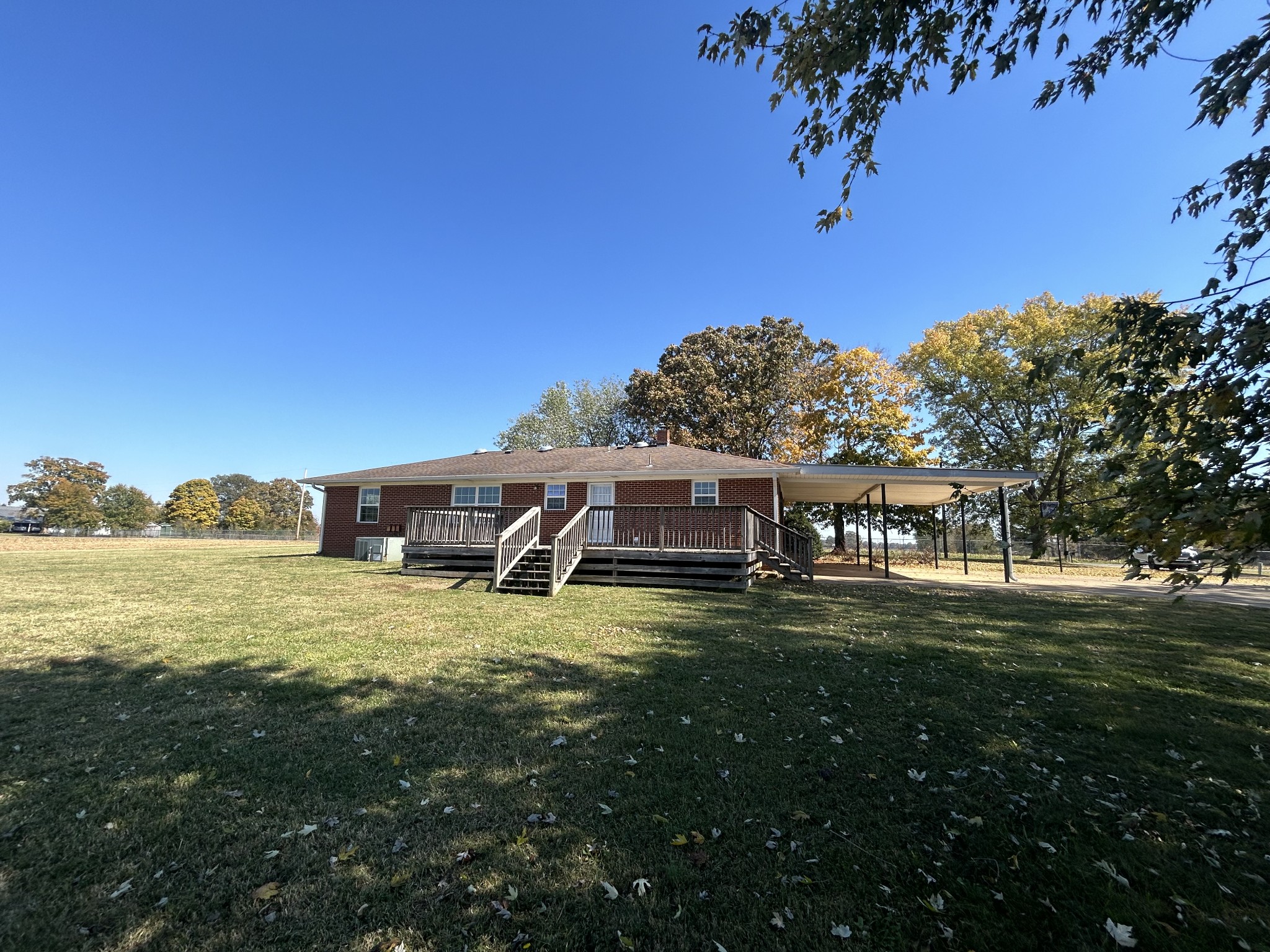 489 Lone Star Road Lawrenceburg, TN 38464 - Photo 6 of 22 a front view of a house with a garden