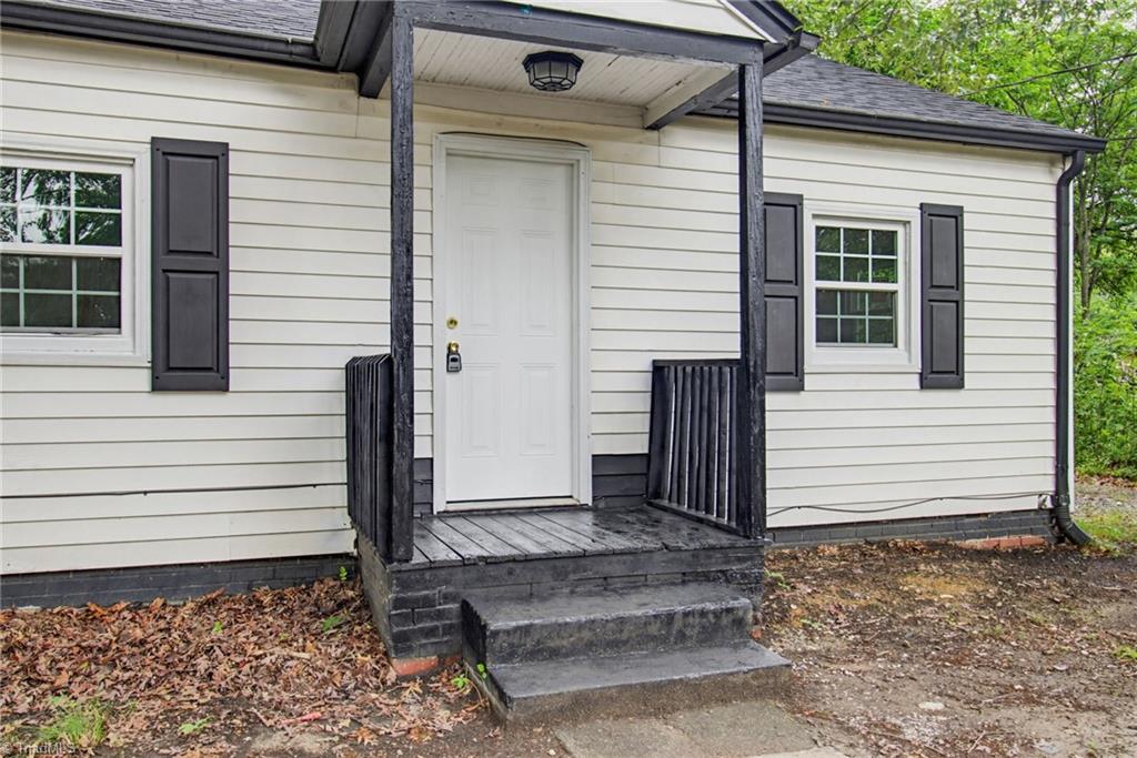 404 Hickory Chapel Road High Point, NC 27260 - Photo 3 of 29