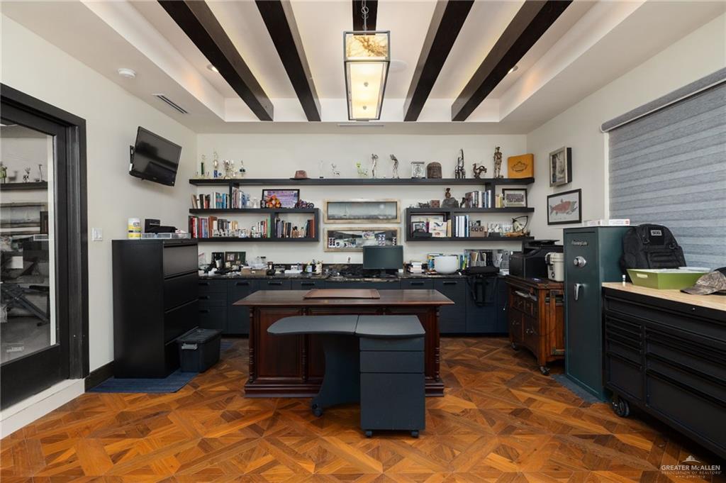 809 Rio Grande Drive Mission, TX 78572 - Photo 14 of 43 a kitchen with lots of appliances and cabinets