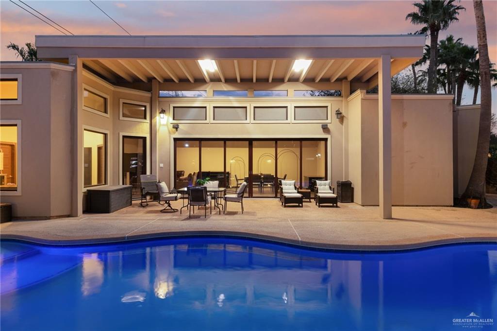 809 Rio Grande Drive Mission, TX 78572 - Photo 32 of 43 a view of living room with furniture and potted plants