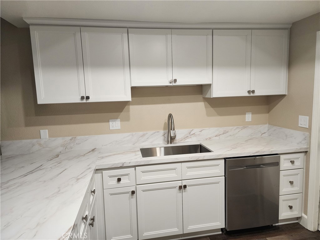 157 South Ralph Road Lake Elsinore, CA 92530 - Photo 4 of 20