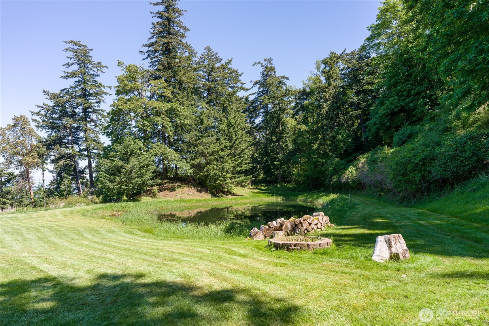 463 Wright Road Orcas Island, WA 98245 - Photo 14 of 40 a garden view with a sitting space