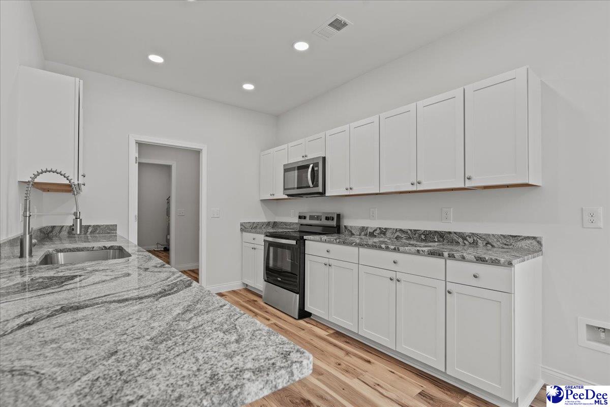 2718 Ivywood Road Florence, SC 29501 - Photo 11 of 36 Gallery Image 11