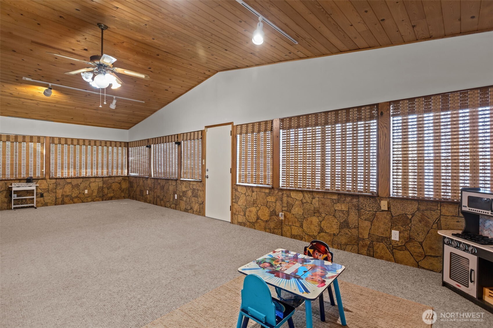 16022 126th Avenue Southeast Renton, WA 98058 - Photo 21 of 35 Gallery Image 21