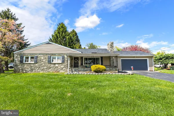 $389,900 | 4 Pleasant Drive, Lancaster, PA 17602