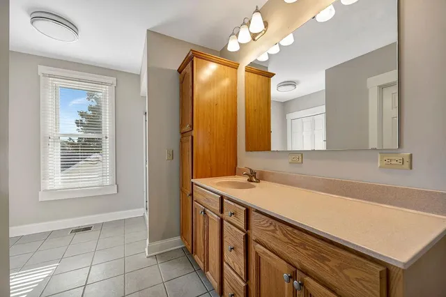 $224,900 | 515 Liberty Avenue, West College Corner, IN 47003