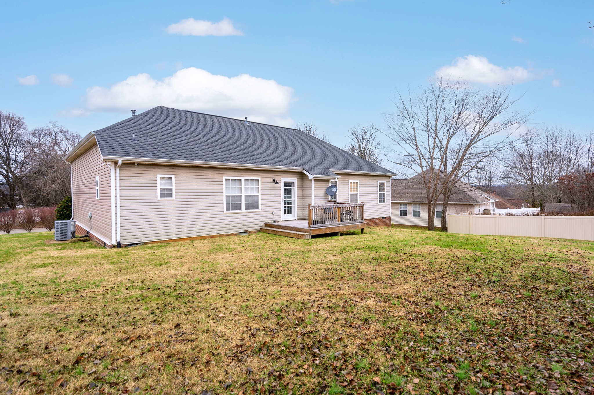 2601 Danbury Circle Spring Hill, TN 37174 - Photo 28 of 31 a front view of a house with a yard